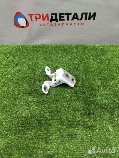 Петля двери задняя правая Renault Megane универсал