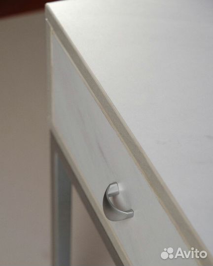 Тумба прикроватная