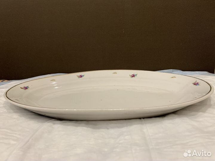 Тарелка фарфоровая