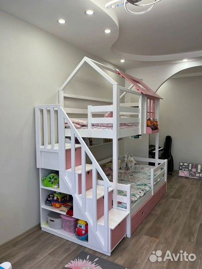 Кровать в виде домика