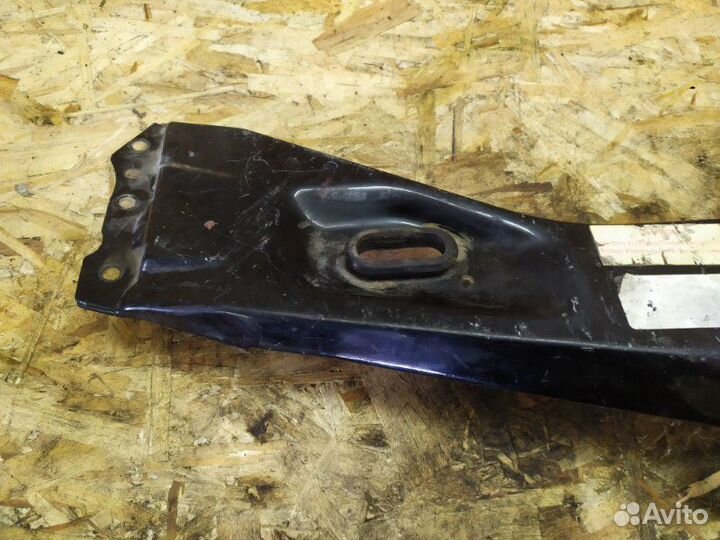 Панель передняя (телевизор ) Mercedes-Benz