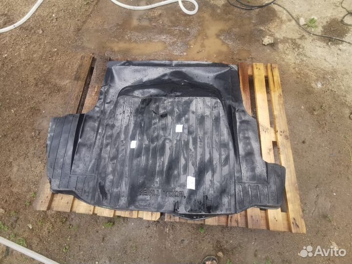 Коврик багажник Волга или газ 3110,31105
