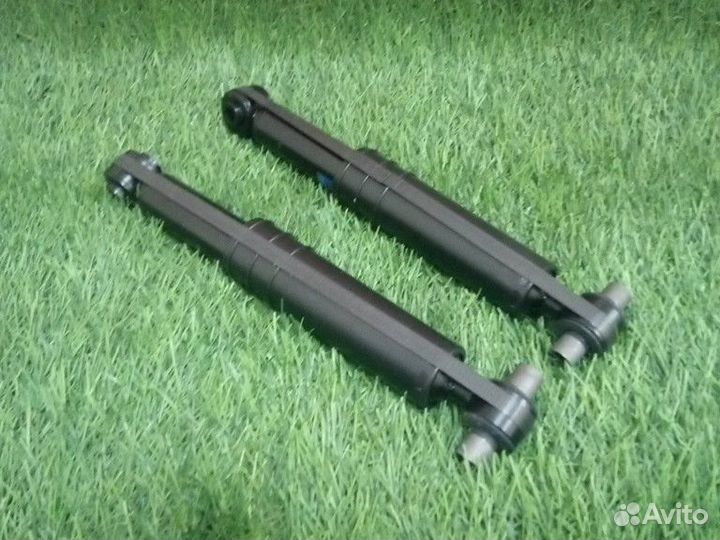 Задние амортизаторы Форд Фокус 2 Вагон новые