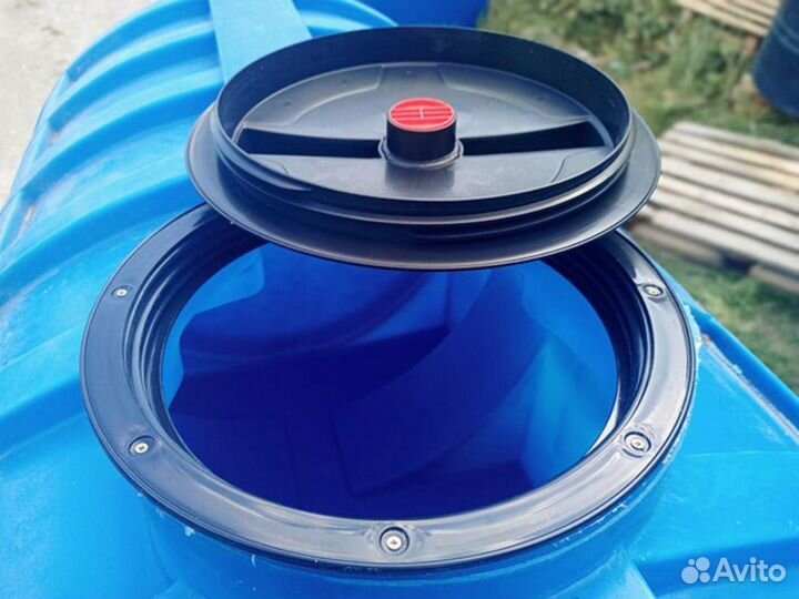 Емкость пластиковая для воды