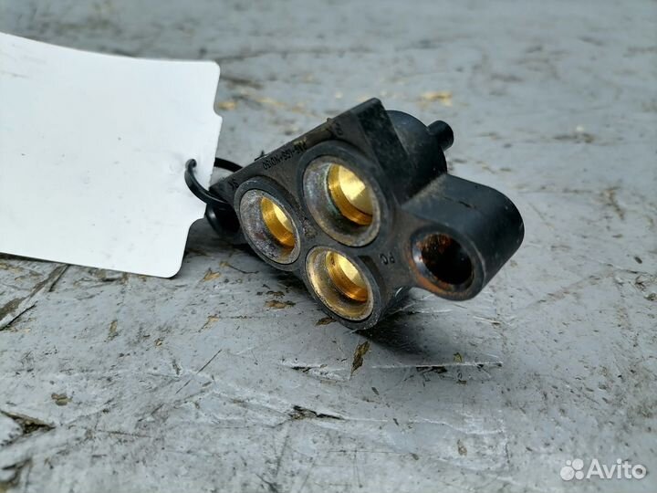 1724891 Распределительный коллектор педального