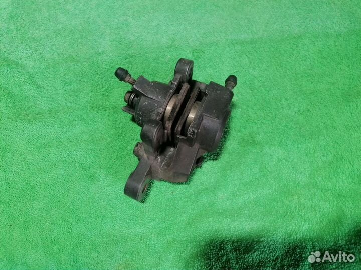 Суппорт задний Suzuki GSF1200 Bandit 2001-2006