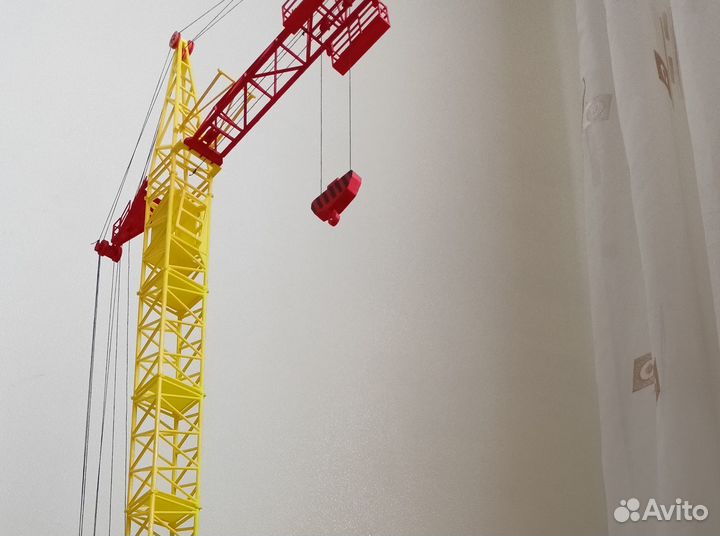 Масштабная модель башенного крана кбм 401П
