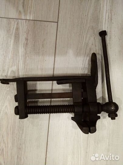 Тисы,тиски старинные пеньковые