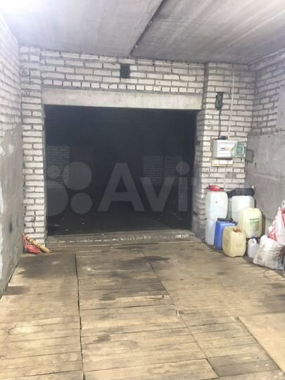 Гараж, > 30 м²