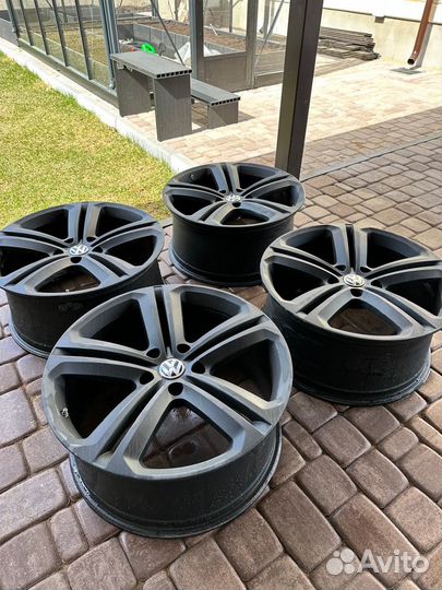 Оригинальные диски volkswagen touareg r21