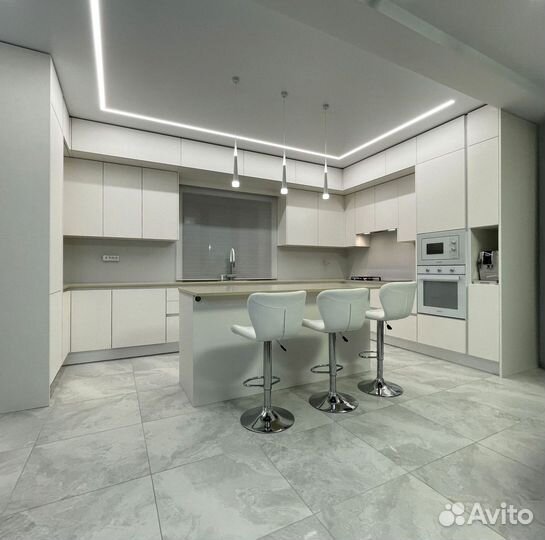 Кухня современная на заказ. Доставка и сборка