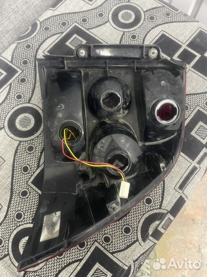 Задний левый фонарь на приору 2