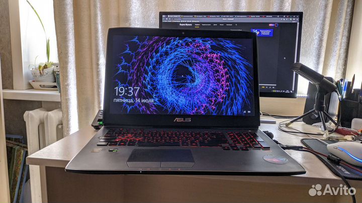 Прекрасный игровой ноутбук Asus ROG на i7