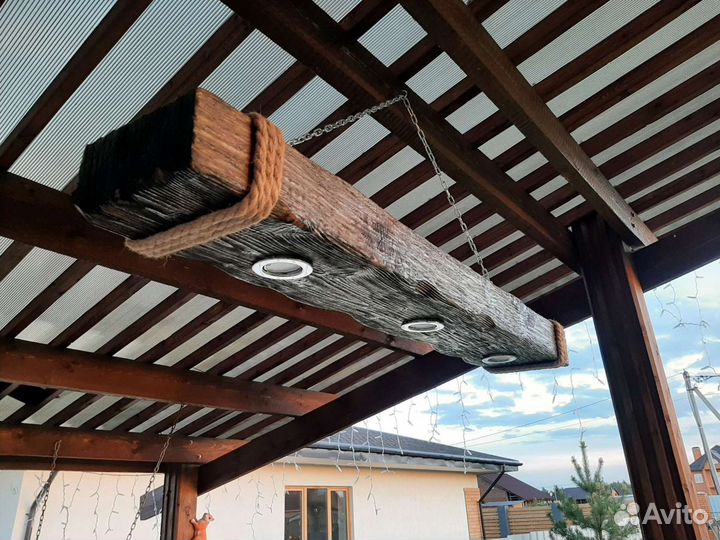 Люстры, светильники, полки из дерева