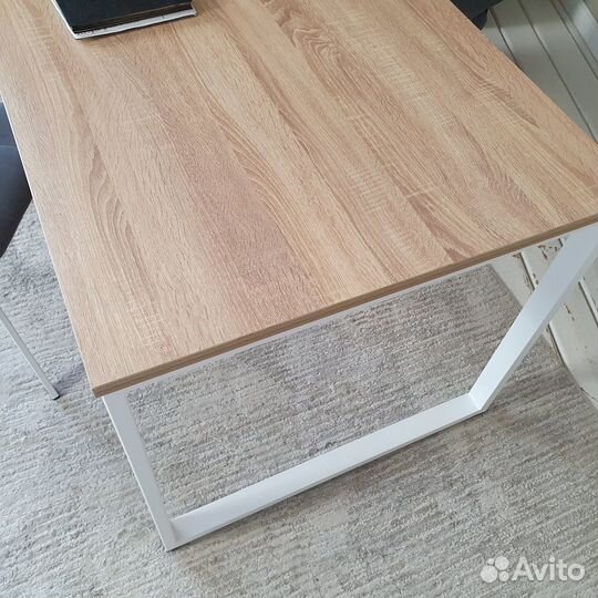 Письменный стол Лофт Дуб 130*80 см. Белые ножки