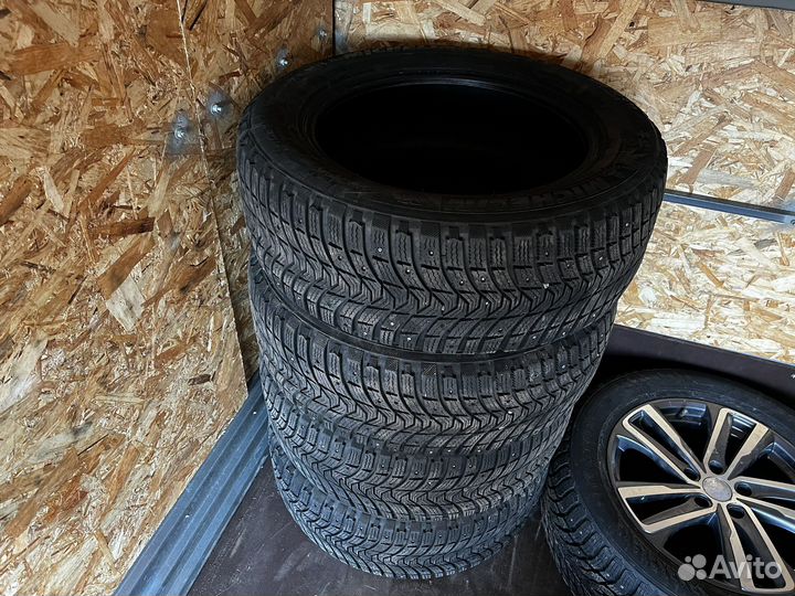 Michelin X-Ice North 3 235/55 R17