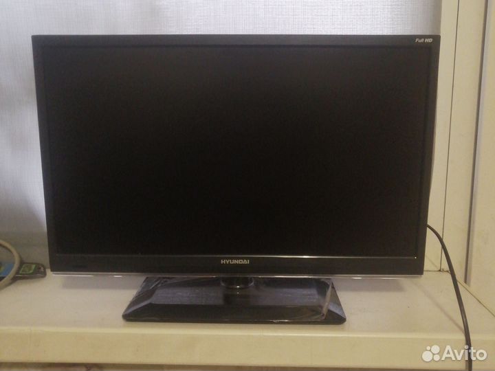 Телевизор Hyundai 22V16 22 дюйма