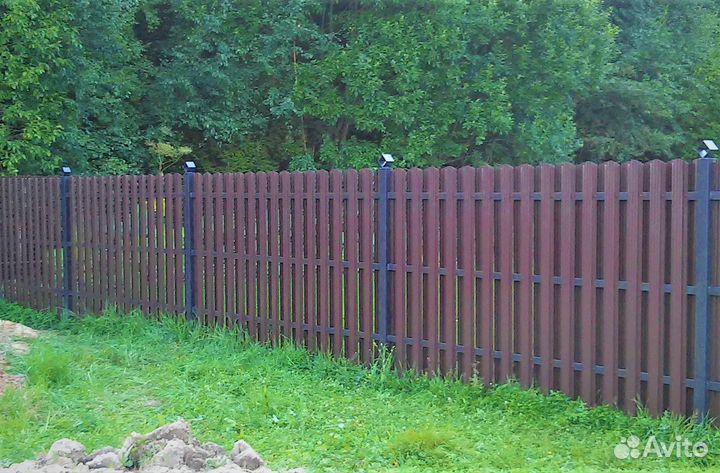 Забор из штакетника в Санкт-Петербурге