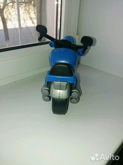 Мотоцикл и машина