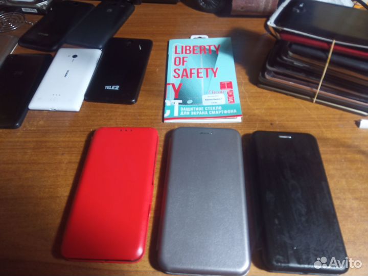 Корпуса и дисплеи для смартфонов