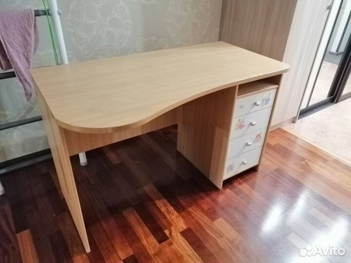 Письменный стол для школьника бу