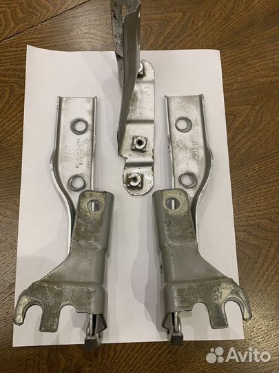 Петли капота Volkswagen Polo