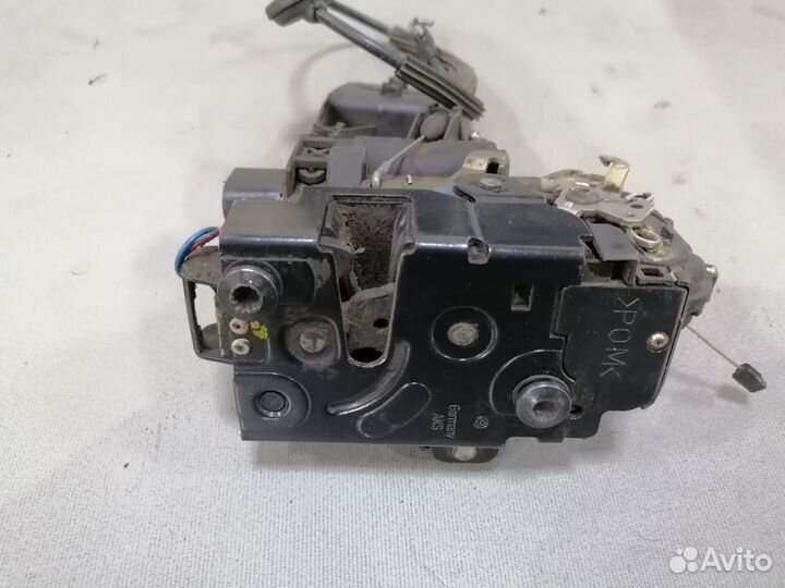 Замок двери правой перед VW Passat B5 1.8 ADR 1999