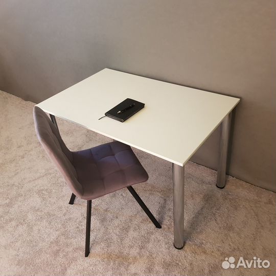 Компьютерный стол Белый 110*70 см. Хром ножки