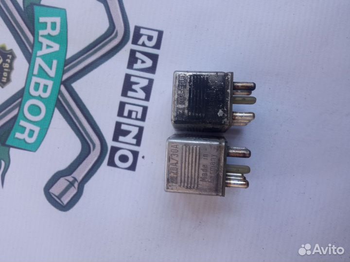 Реле Mercedes-Benz E-Class W124