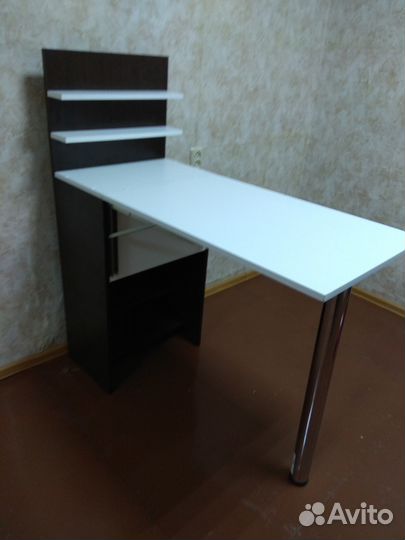 Мобильная тумба для маникюра