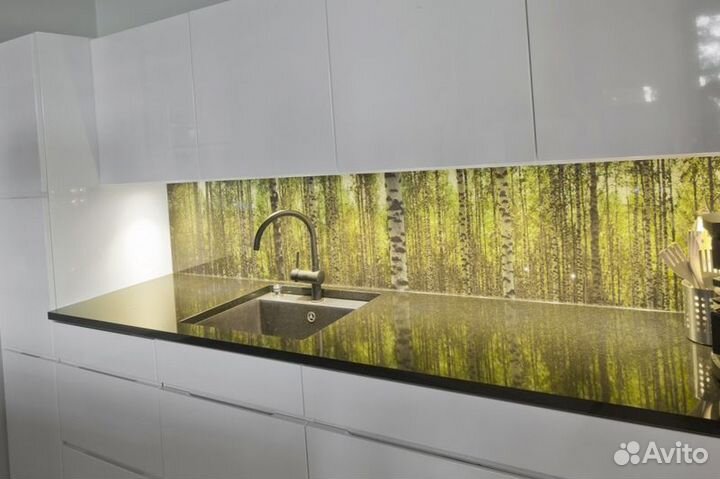 Стеклянный фартук под ключ