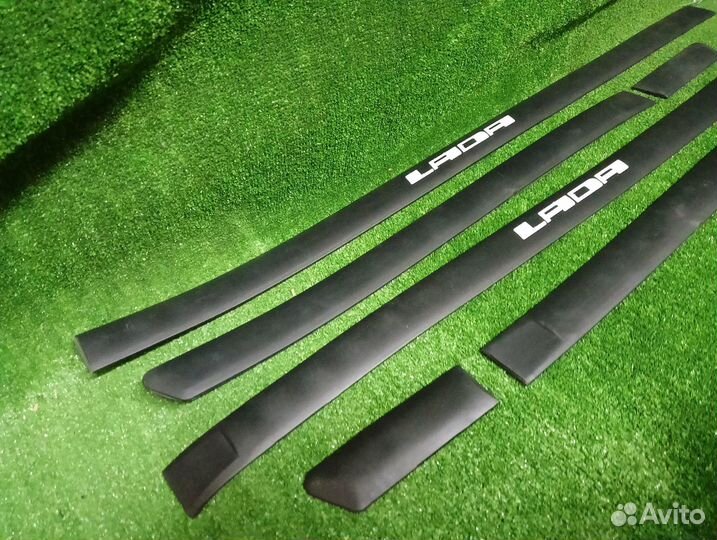 Молдинги на двери универсальные LADA
