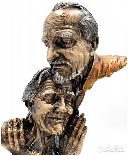 Статуэтка фарфор