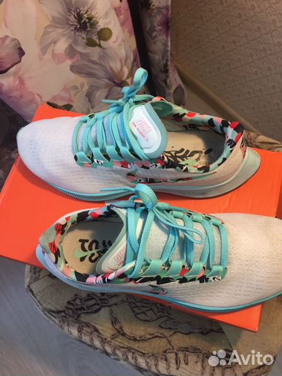 Кроссовки женские 38 размер