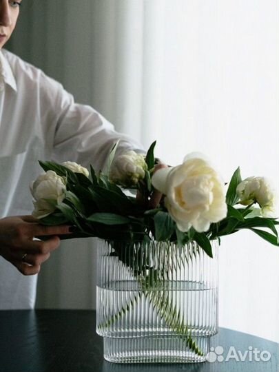 Ваза для цветов рифленого стекла