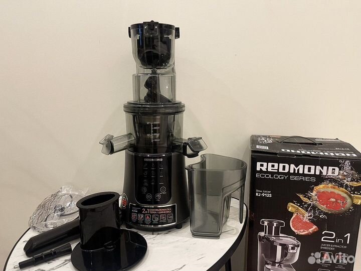 Соковыжималка шнековая Redmond rj 912s