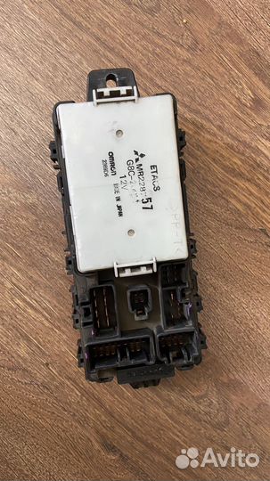 Блок предохранителей Mitsubishi Lancer 7