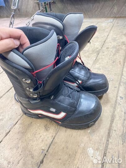Сноуборд с креплением + ботинки 41-42 размер