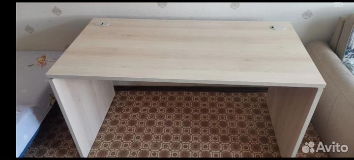 Письменный стол