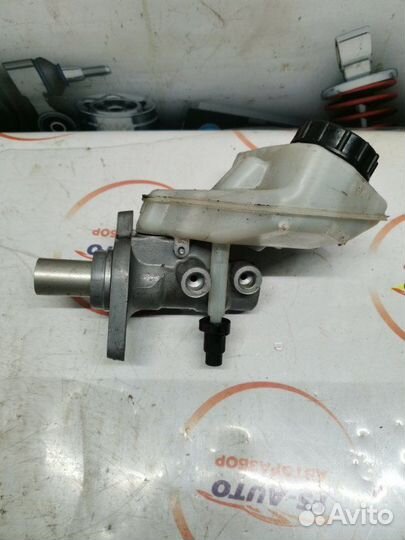 Главный тормозной цилиндр Volvo V60 2.0 дизель