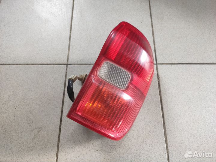Фонарь задний правый Toyota Rav 4 2000-2003