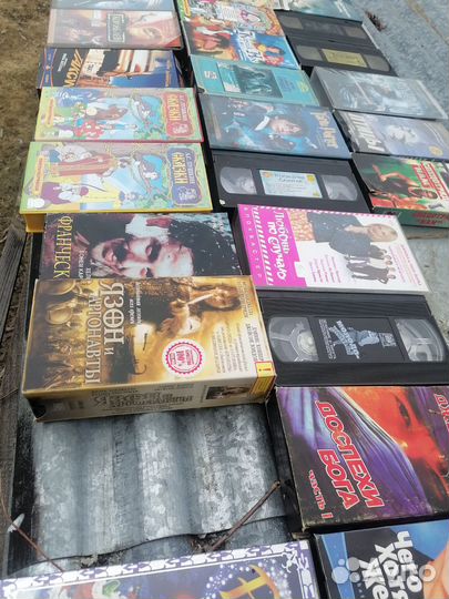 Видеокассеты с фильмами мультфильмами