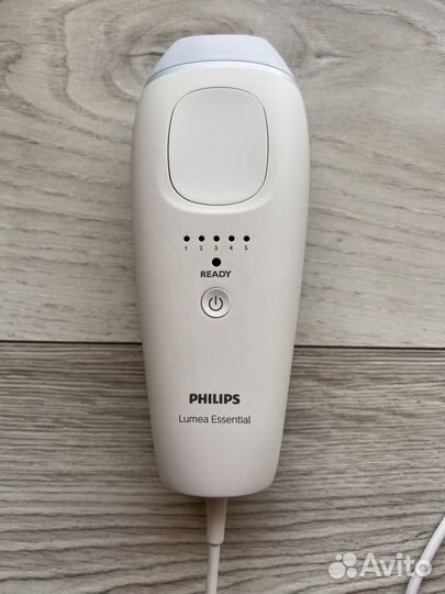 Фотоэпилятор Philips Lumea essential