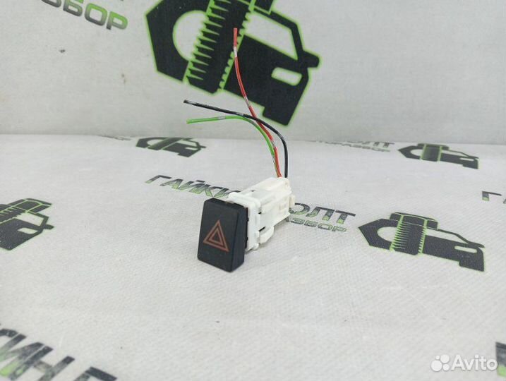 Кнопка аварийной сигнализации Nissan Qashqai J10