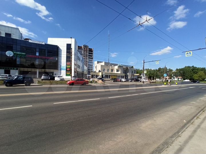 Торговые помещения 12 и 90 кв.м