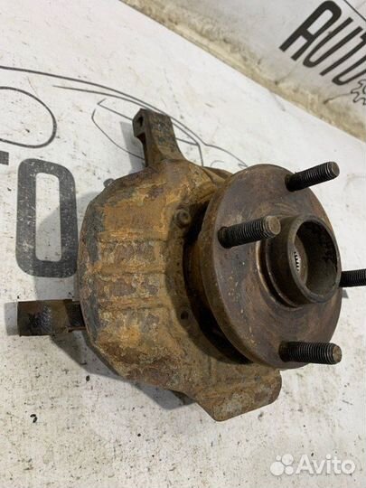 Поворотный кулак передний правый Chevrolet Lacetti