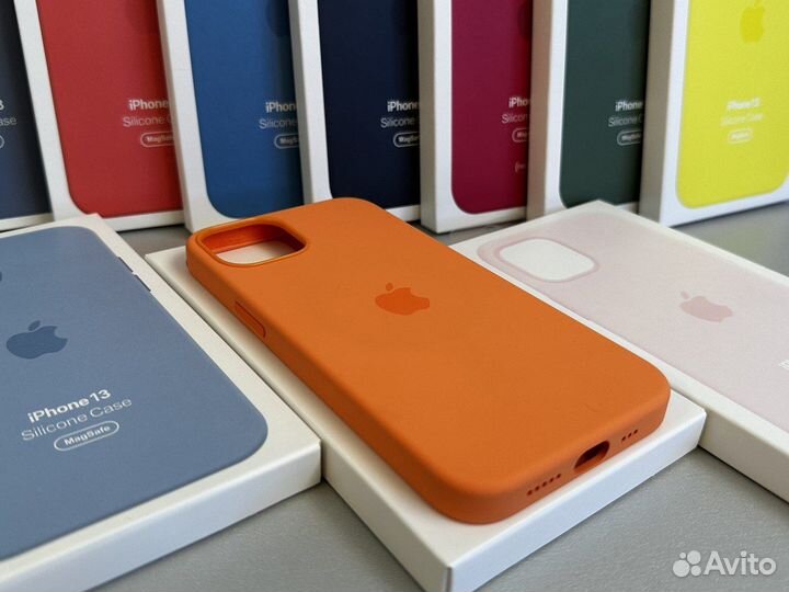 Чехлы на iPhone Silicone Case Magsafe Анимация