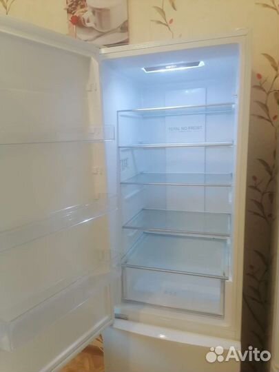 Холодильник Haier CEF537AWG