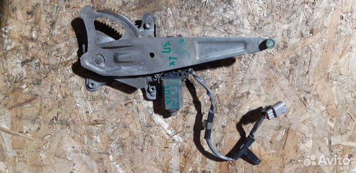 Стеклоподъемник электр. задний правый Lexus LX470