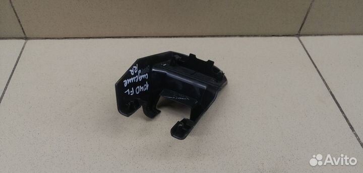 Крышка кронштейна сиденья Hi Lux 2015